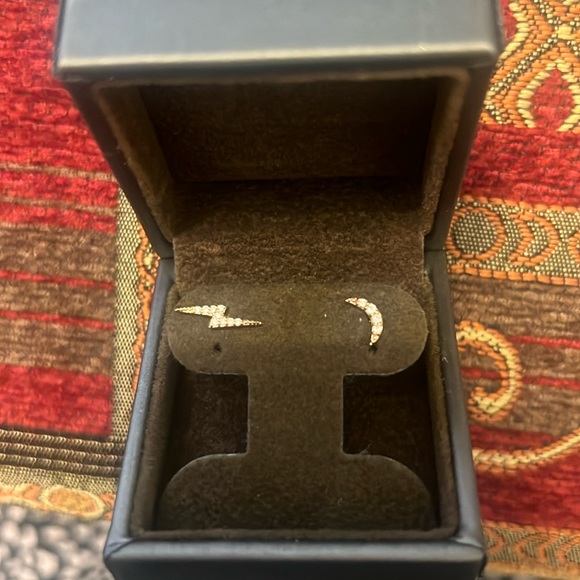 14k gold stud earrings with diamonds - Picture 1 of 4